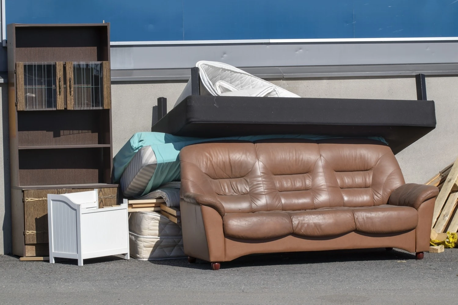 free furniture removal dubai